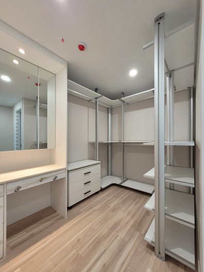 원종동 신축 아파트 드레스룸